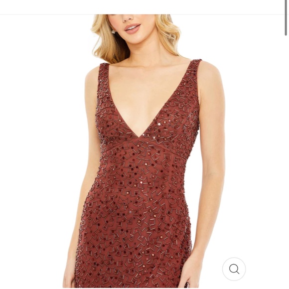 NWT SEQUINED SLEEVELESS V-NECK BACK SLIT GOWN Size 8 - Picture 3 of 7